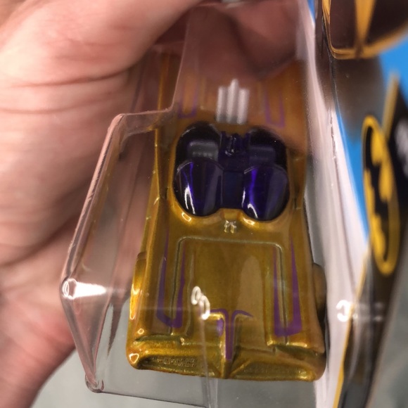 TV Series Gold bat mobile - Picture 4 of 7